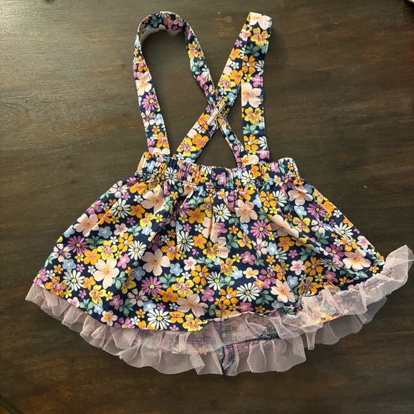 Minnie Mouse Onesie and Skirt with Straps - Picture 6 of 8